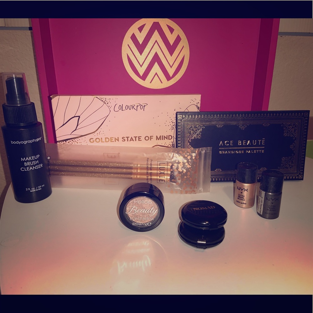 EYESHADOW BUNDLE BRAND NEW NEVER USED